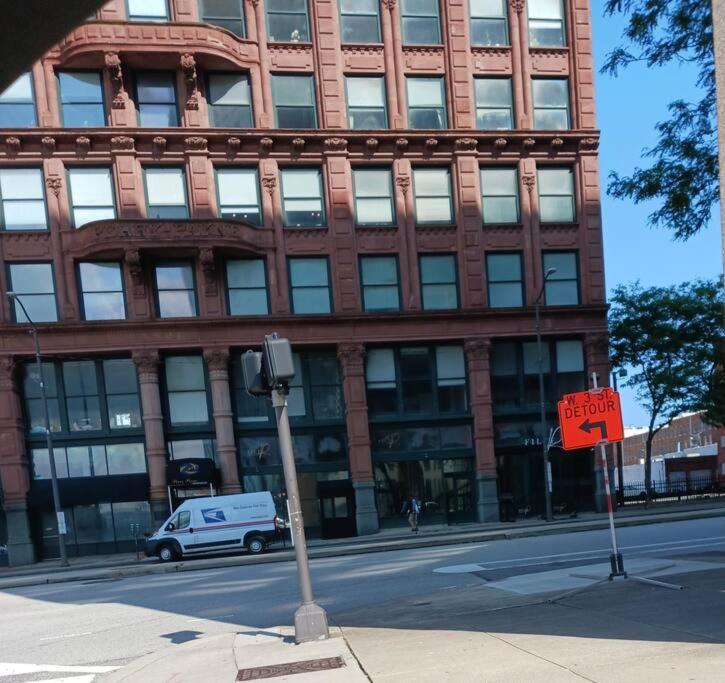 Downtown Cle Loft, River View, King Bed, Free Parking Cleveland Exterior photo